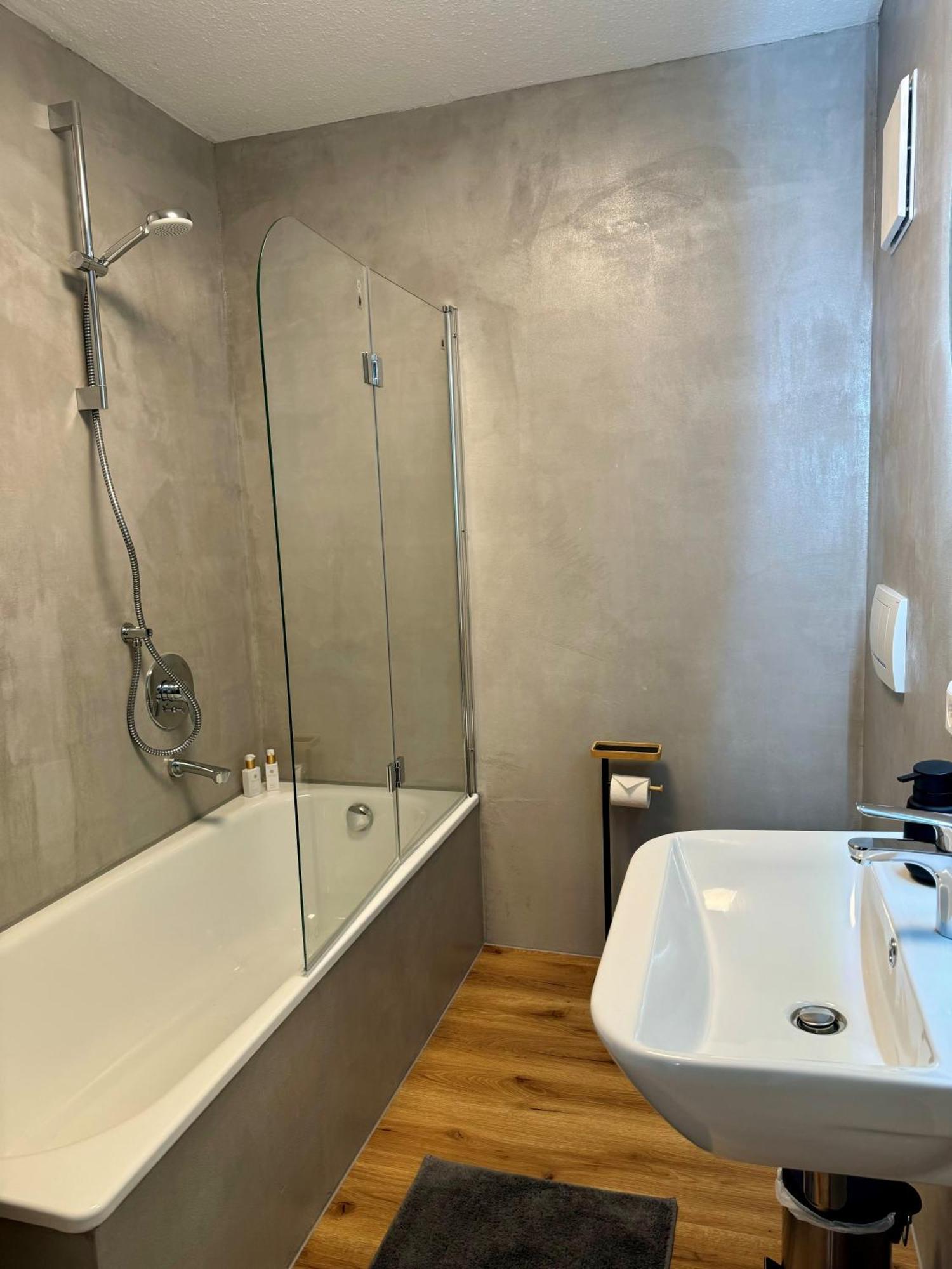 Traumhafte Wohnung Am Stadtbrunnen Der Altstadt Pfullendorf Luaran gambar